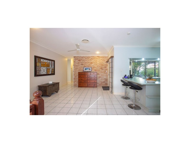 8 Maurene Court, Glenella QLD 4740