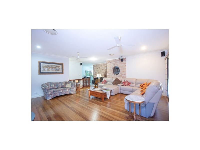 8 Maurene Court, Glenella QLD 4740