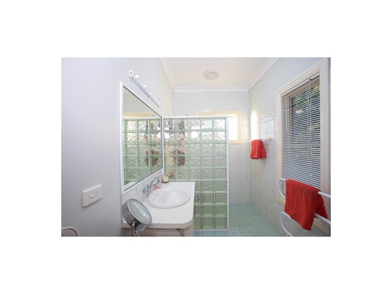 8 Maurene Court, Glenella QLD 4740