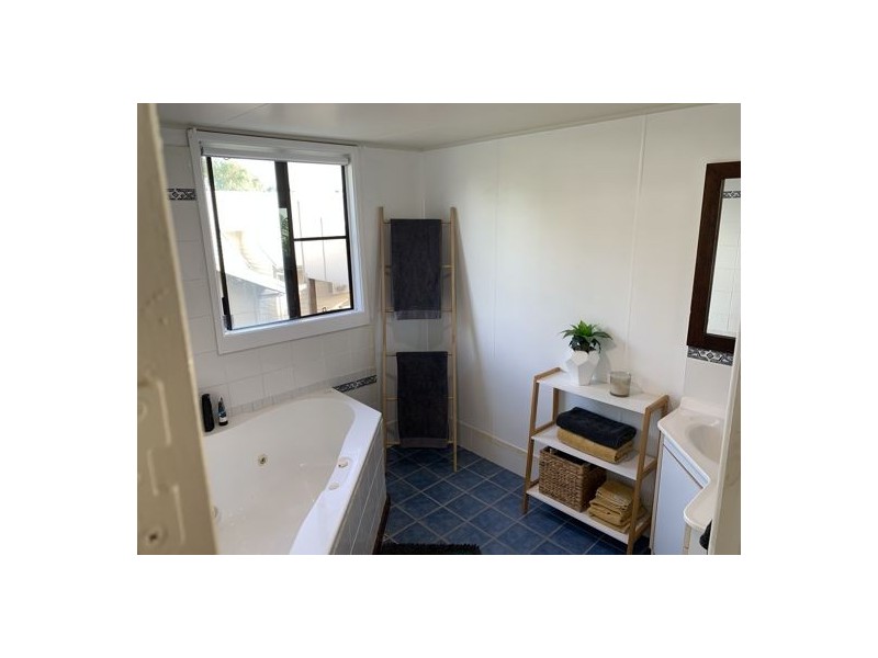 15 Lloyd Street, West Mackay QLD 4740