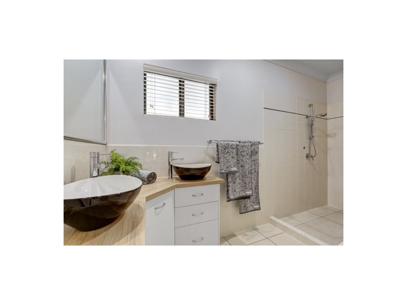 6 Polly Crescent, Richmond QLD 4740