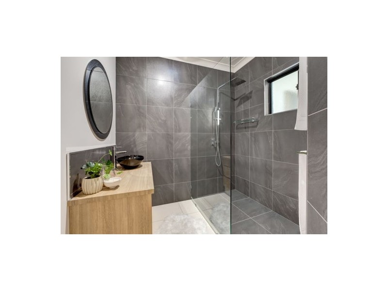 6 Polly Crescent, Richmond QLD 4740