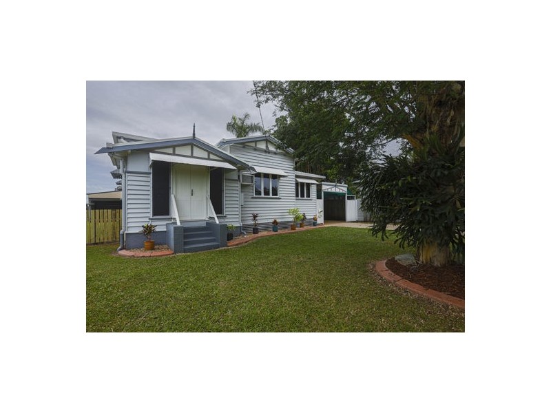 17 Douglas Street, West Mackay QLD 4740
