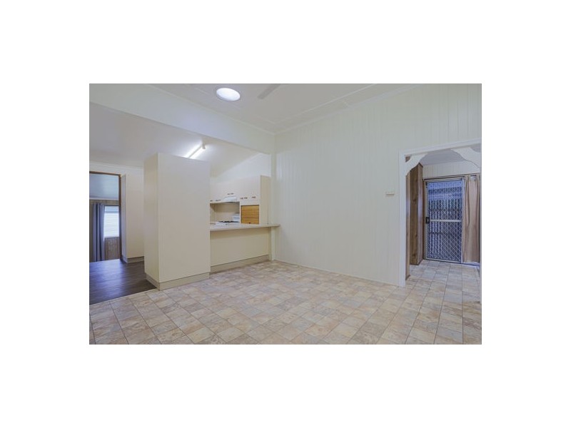 17 Douglas Street, West Mackay QLD 4740