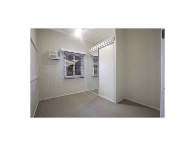 17 Douglas Street, West Mackay QLD 4740