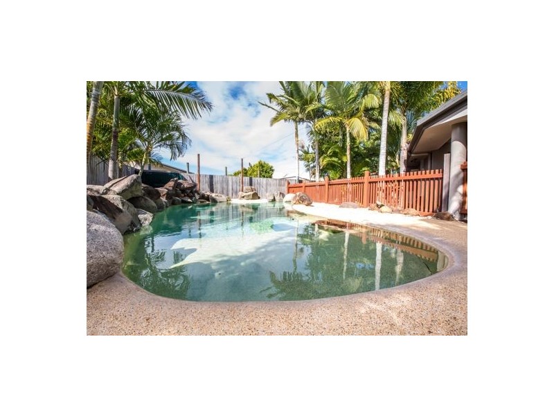 78 Wheeler Dr, Glenella QLD 4740