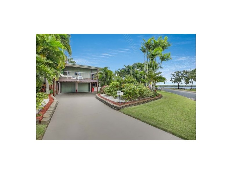 15 Swan Street, Slade Point QLD 4740