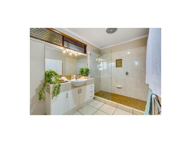 15 Swan Street, Slade Point QLD 4740