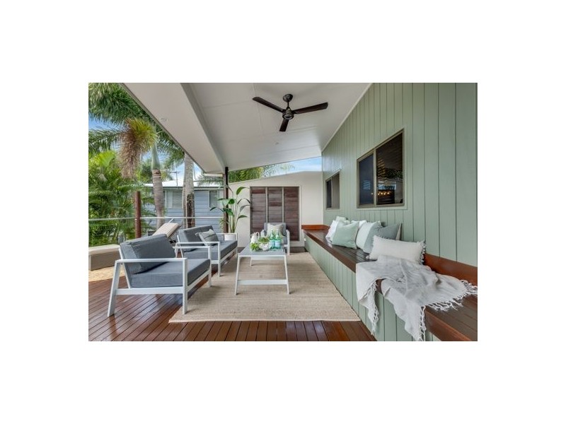 15 Swan Street, Slade Point QLD 4740