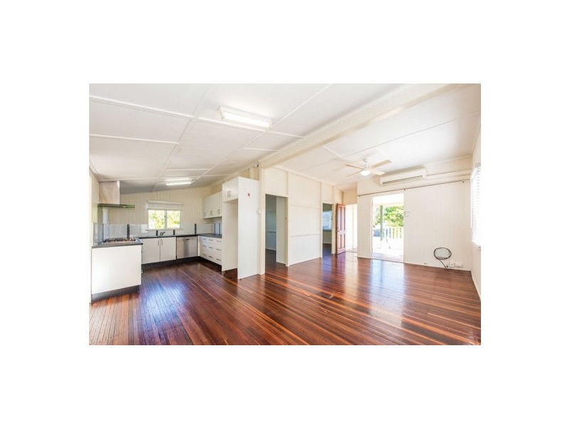 10 Pratt Street, South Mackay QLD 4740