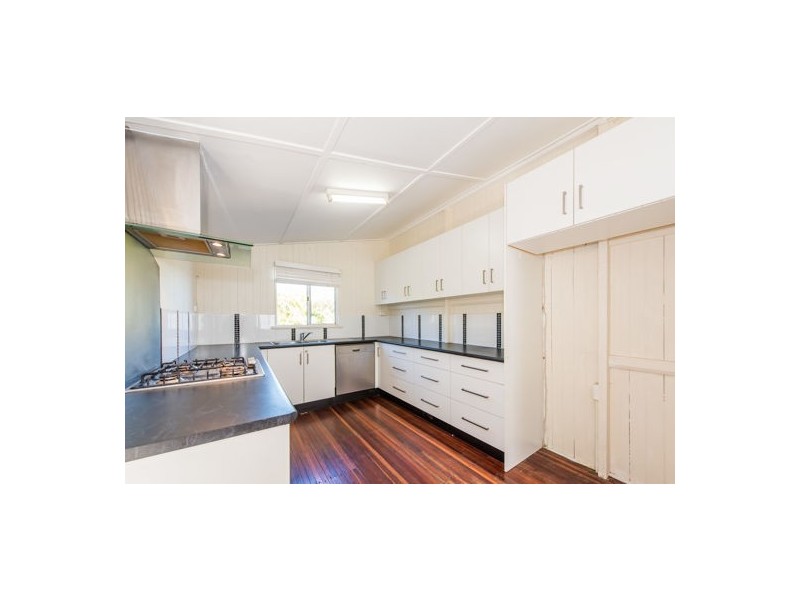 10 Pratt Street, South Mackay QLD 4740