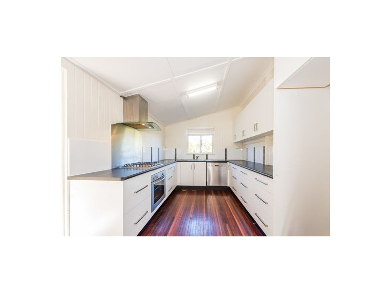 10 Pratt Street, South Mackay QLD 4740