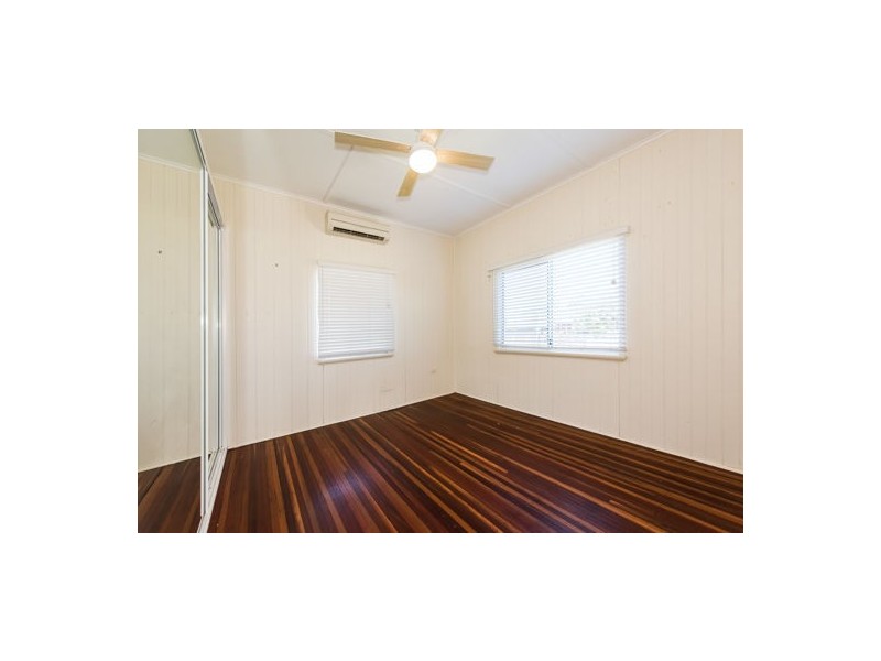 10 Pratt Street, South Mackay QLD 4740