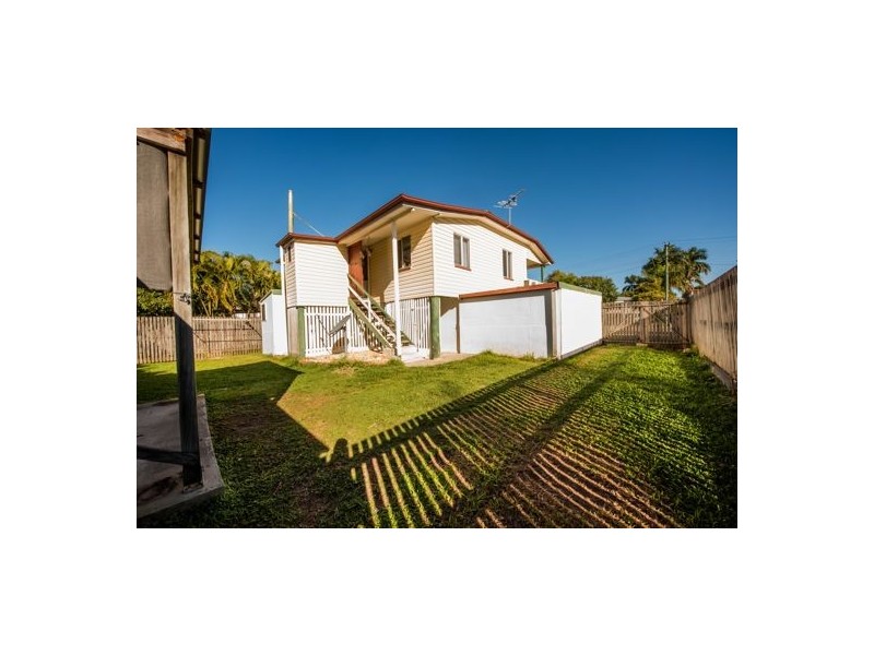 10 Pratt Street, South Mackay QLD 4740