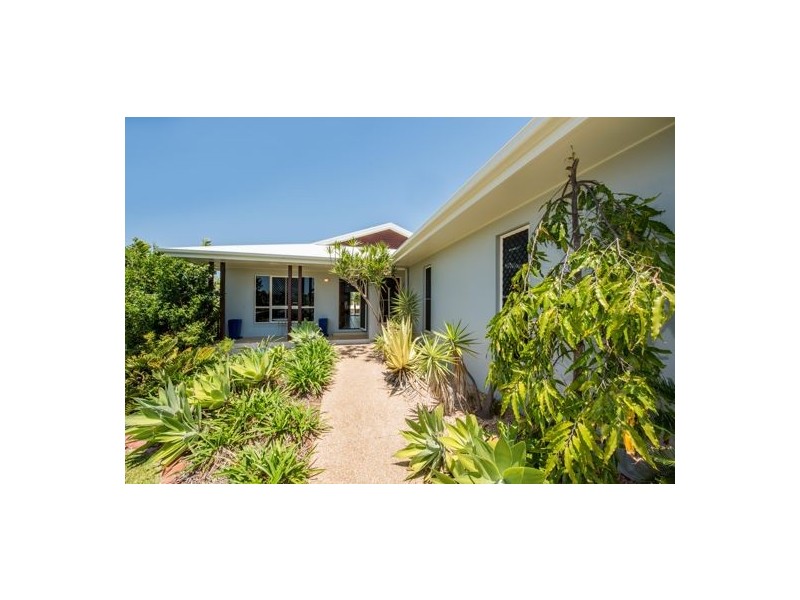 9 Douglas Crescent, Rural View QLD 4740