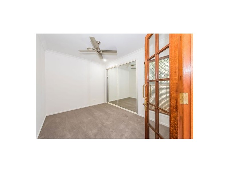 9 Douglas Crescent, Rural View QLD 4740