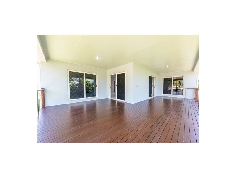 9 Douglas Crescent, Rural View QLD 4740