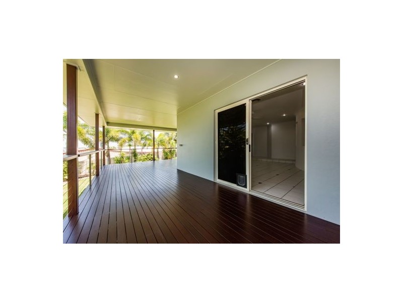 9 Douglas Crescent, Rural View QLD 4740