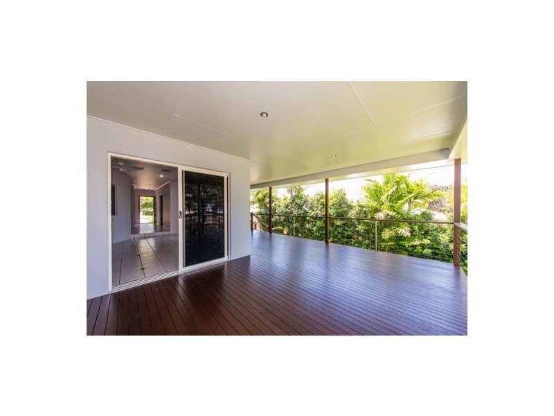 9 Douglas Crescent, Rural View QLD 4740