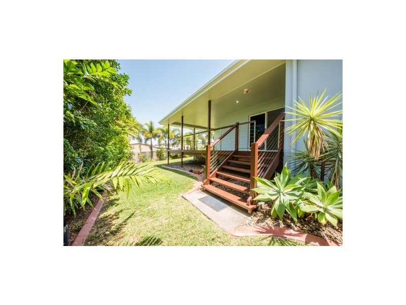 9 Douglas Crescent, Rural View QLD 4740