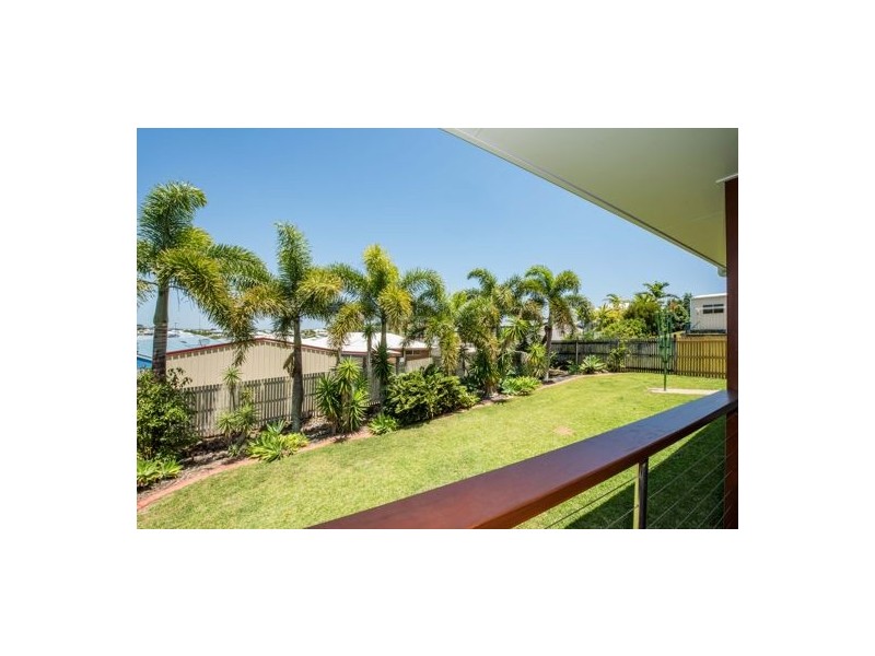 9 Douglas Crescent, Rural View QLD 4740