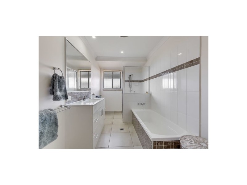 49 Hinze Circuit, Rural View QLD 4740