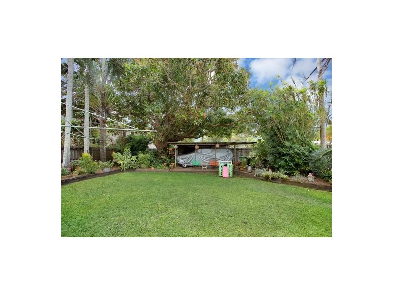 10 Downie Avenue, Bucasia QLD 4750