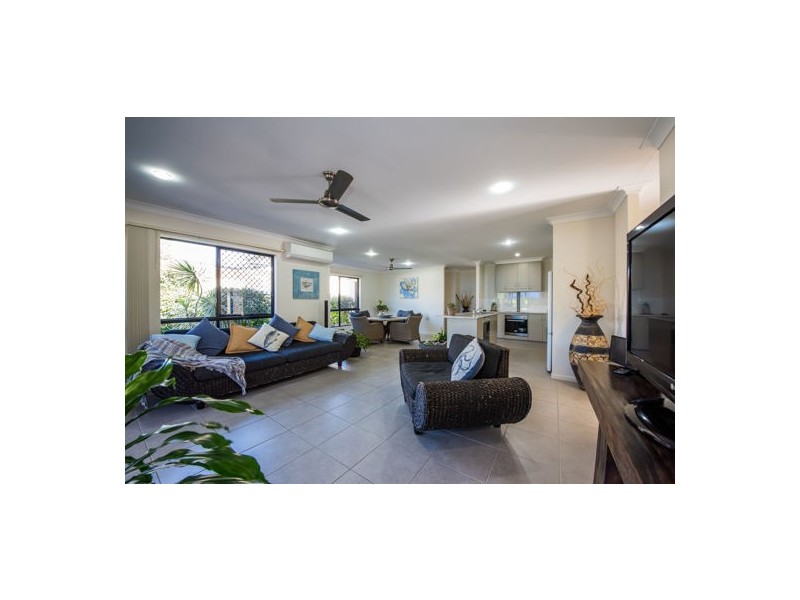 21 Village Circuit, Eimeo QLD 4740