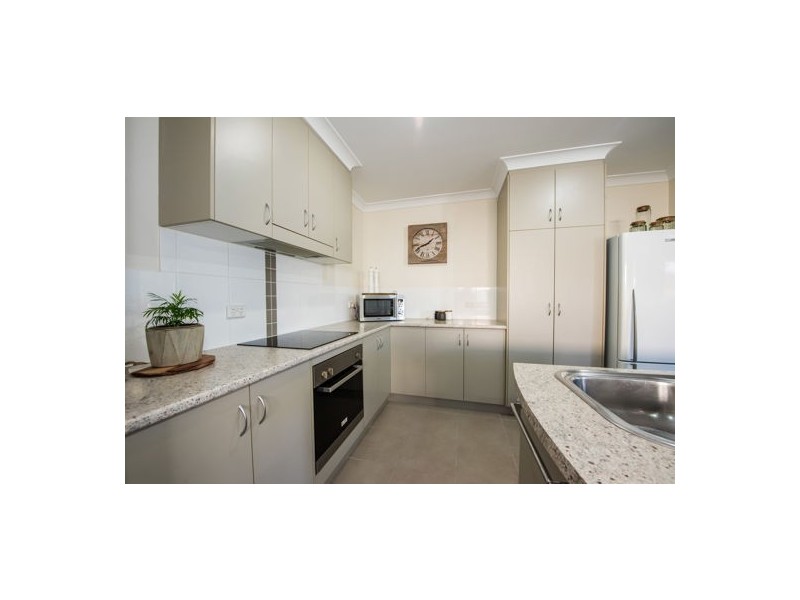 21 Village Circuit, Eimeo QLD 4740