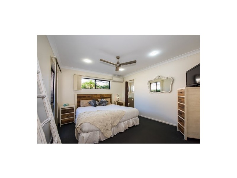 21 Village Circuit, Eimeo QLD 4740