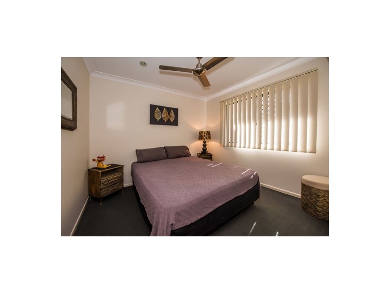 21 Village Circuit, Eimeo QLD 4740