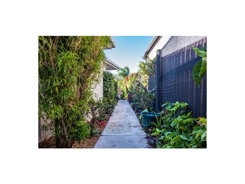 21 Village Circuit, Eimeo QLD 4740
