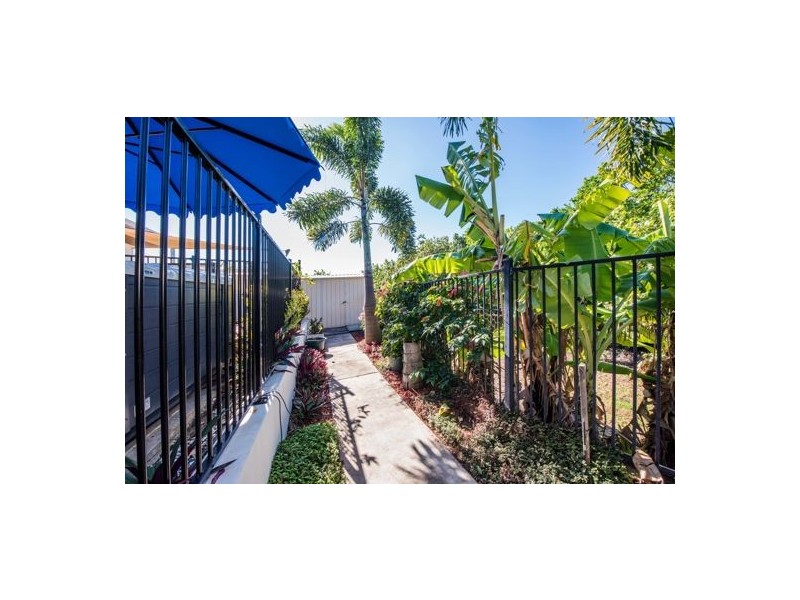 21 Village Circuit, Eimeo QLD 4740