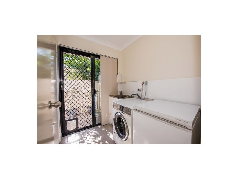 21 Village Circuit, Eimeo QLD 4740