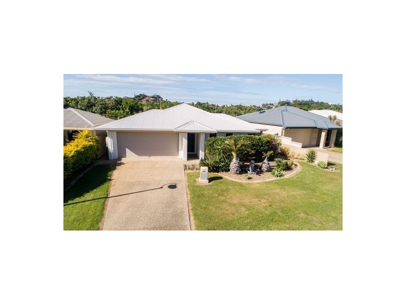 21 Village Circuit, Eimeo QLD 4740