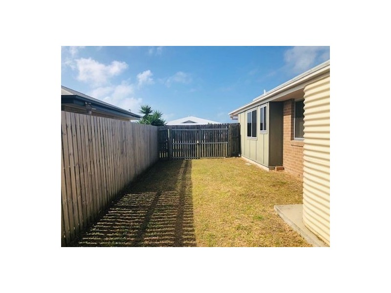 20 Hawkins Street, Bucasia QLD 4750