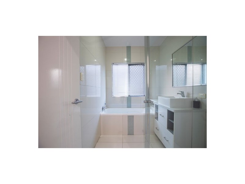 14 Sturt Cresent, Erakala QLD 4740