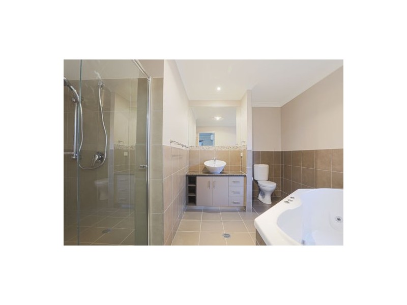 13 Cooper Court, Rural View QLD 4740