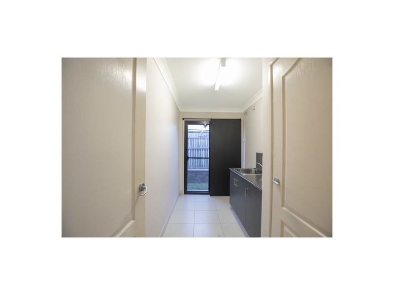 13 Cooper Court, Rural View QLD 4740