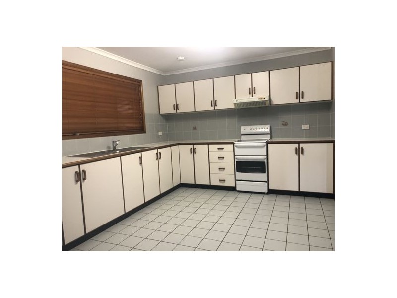 2/6 Minster Street, South Mackay QLD 4740