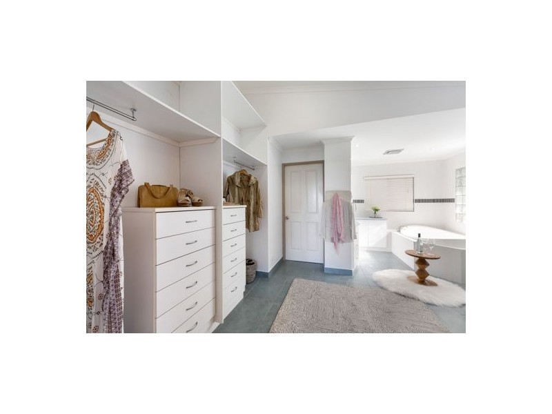 12 Mowlam Street, Eimeo QLD 4740
