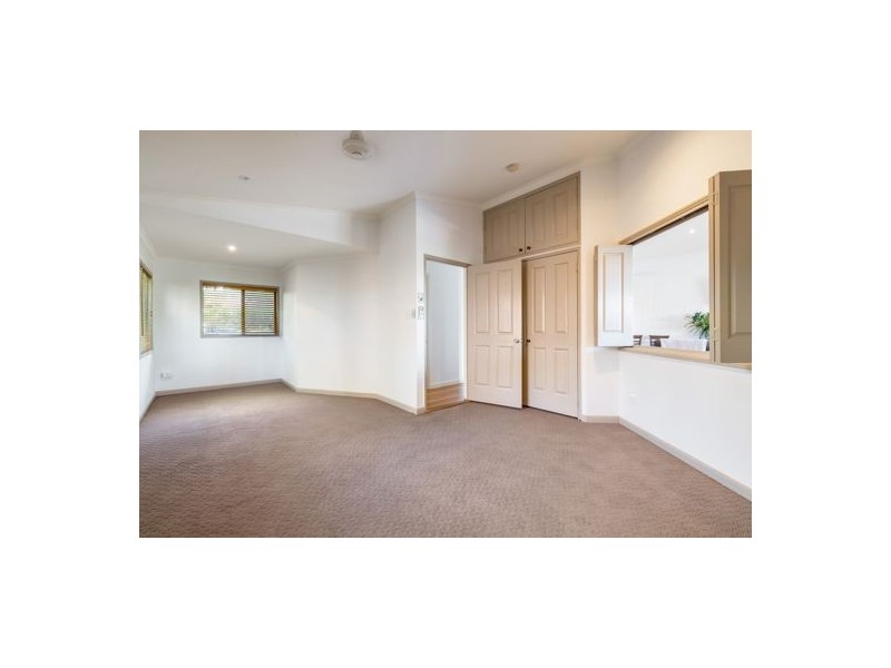 12 Mowlam Street, Eimeo QLD 4740