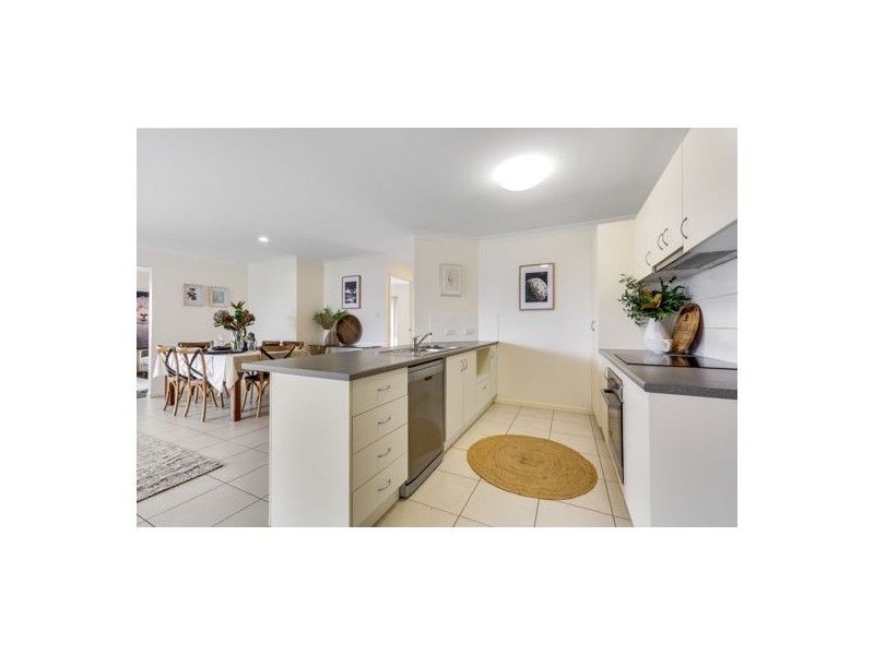 17 Parklane Crescent, Beaconsfield QLD 4740