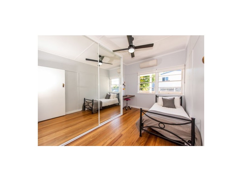 21 Simpson Street, West Mackay QLD 4740