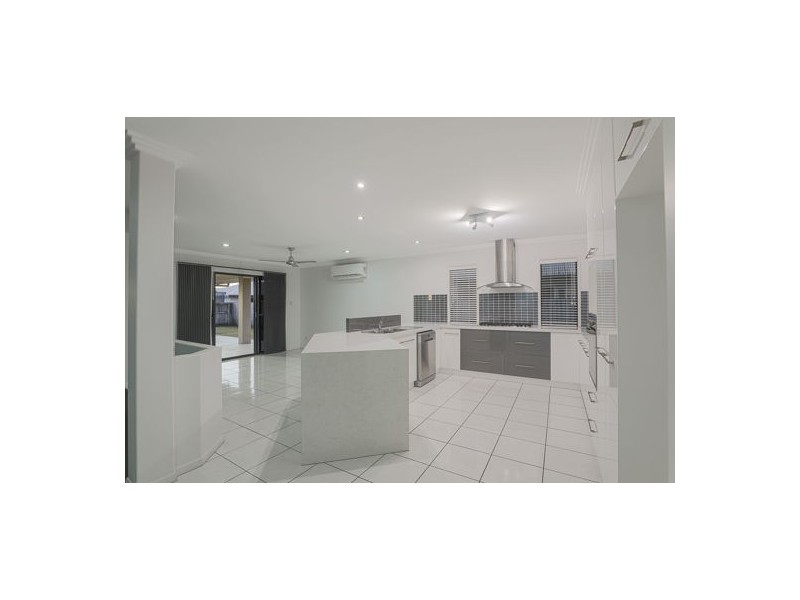 11 Canecutters Drive, Ooralea QLD 4740