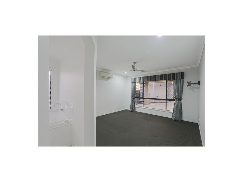 11 Canecutters Drive, Ooralea QLD 4740