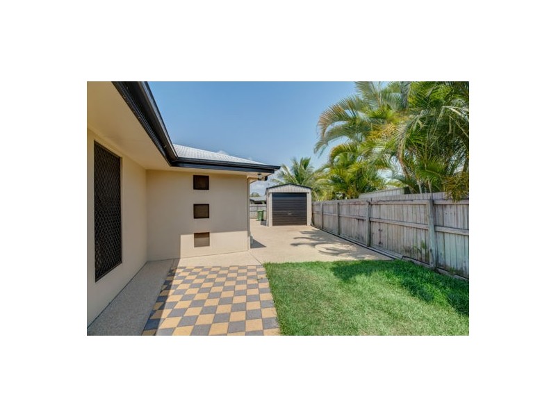 11 Corella Way, Blacks Beach QLD 4740