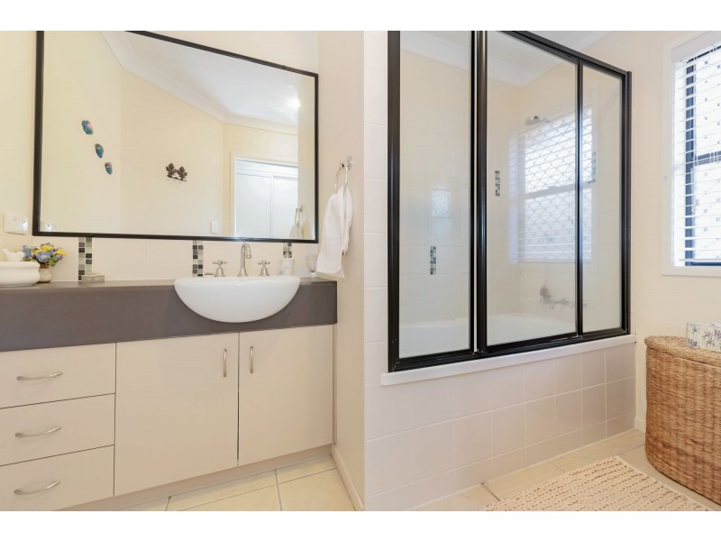 7 Blaxland Close, Andergrove QLD 4740