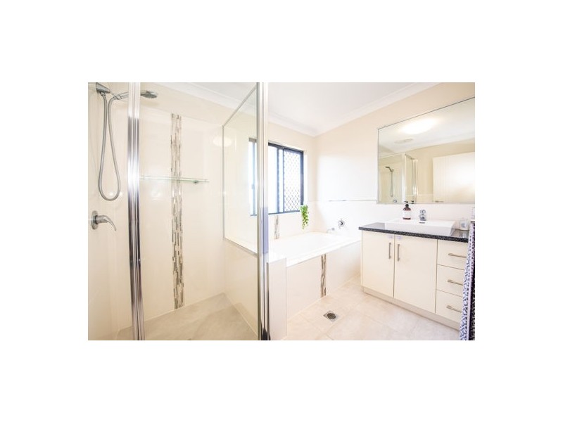 2-1 Bellavista Circuit, Beaconsfield QLD 4740