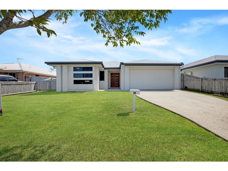 33 Dickens Avenue, Ooralea QLD 4740